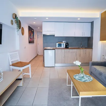 Apt Vacacional Broncemar 339 *